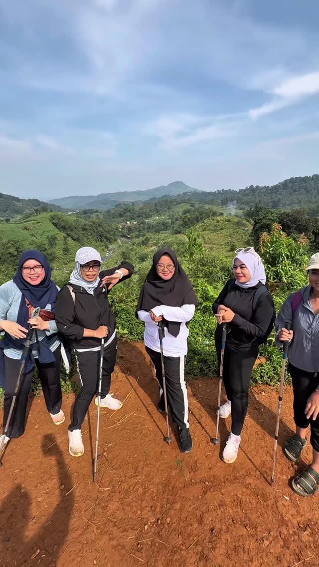 Terima kasih banyak ibu. @ummi1182 dan sahabat lainnya dari KPU Provinsi Jabar sudah menggunakan jasa kami untuk kegiatan trekkingnya šš
Yuk buat sahabat yang masih bingung mau liburan kemana dan bosen liburan itu-itu ajaš„³š„³
Mimin kasih yang terbaikš¤
Tunggu apalagi segera hubungin Mimin⤵ļø
082111015600
www.trekkingsentulcsa.com
#csatrekkingsentul #sentulviral #sentulselatan #sebtulbogor #curugviraltiktok #curugbogor #curugleuwiasih #curugleuwihejo #curuglove #curugkencana #hutanbambu#curughordeng #curugciburial #curugkembarsentul