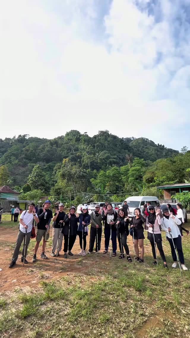 Terima kasih banyak kak.@njos_ dan sahabat lainnya sudah menggunakan jasa kami untuk kegiatan trekkingnya šš
Yuk buat sahabat yang masih bingung mau liburan kemana dan bosen liburan itu-itu ajaš„³š„³
Mimin kasih yang terbaikš¤
Tunggu apalagi segera hubungin Mimin⤵ļø
082111015600
www.trekkingsentulcsa.com
#csatrekkingsentul #sentulviral #sentulselatan #sebtulbogor #curugviraltiktok #curugbogor #curugleuwiasih #curugleuwihejo #curuglove #curugkencana #hutanbambu#curughordeng #curugciburial #curugkembarsentul