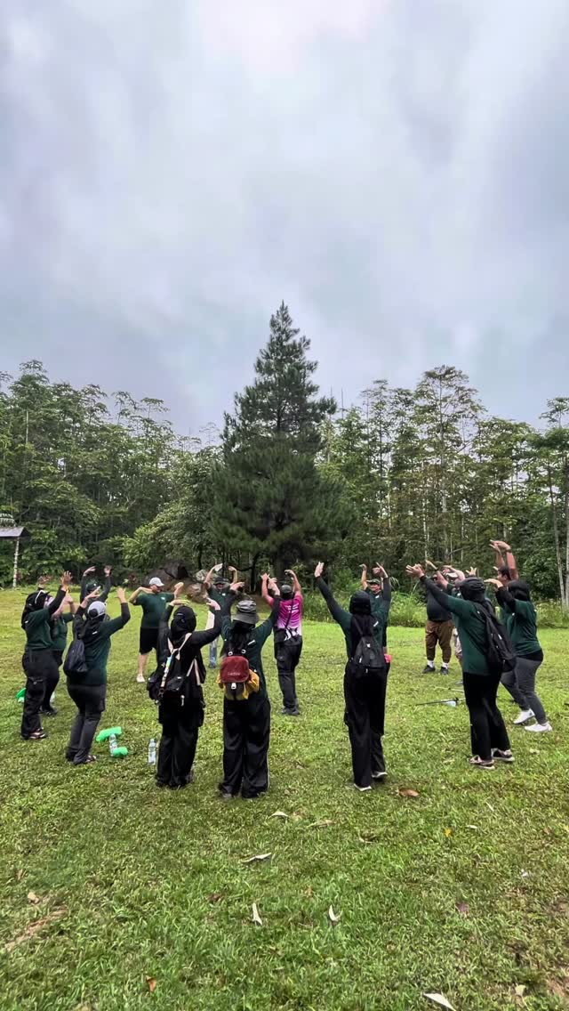 Terima kasih banyak Ibu. Rini dan sahabat lainnya sudah menggunakan jasa kami untuk kegiatan trekkingnya 🙏🙏

Yuk buat sahabat yang masih bingung mau liburan kemana dan bosen liburan itu-itu aja🥳🥳
Mimin kasih yang terbaik🤠

Tunggu apalagi segera hubungin Mimin⤵️
082111015600
www.trekkingsentulcsa.com

#csatrekkingsentul #sentulviral #sentulselatan #sentulbogor #curugsentul