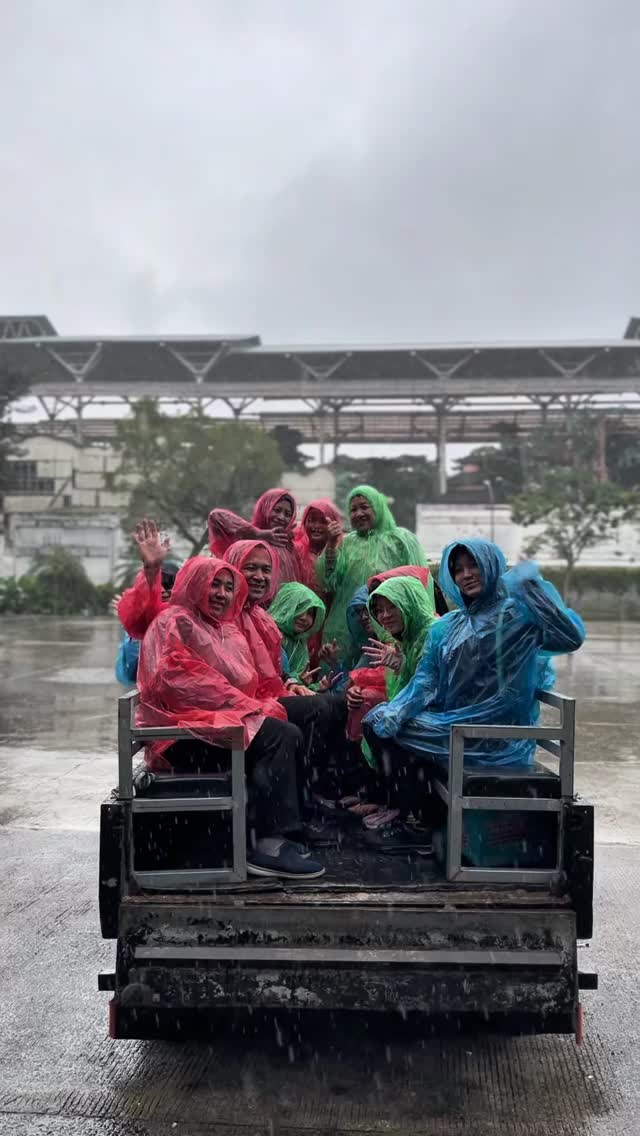 Terima kasih banyak Ibu. Riza dan keluarga yang selalu menggunakan jasa kami untuk kegiatan trekkingnya 🙏🙏

Yuk buat sahabat yang masih bingung mau liburan kemana dan bosen liburan itu-itu aja🥳🥳
Mimin kasih yang terbaik🤠

Tunggu apalagi segera hubungin Mimin⤵️
082111015600
www.trekkingsentulcsa.com

#csatrekkingsentul #liburansekolah #sentulselatan #sentulbogor #curugsentul