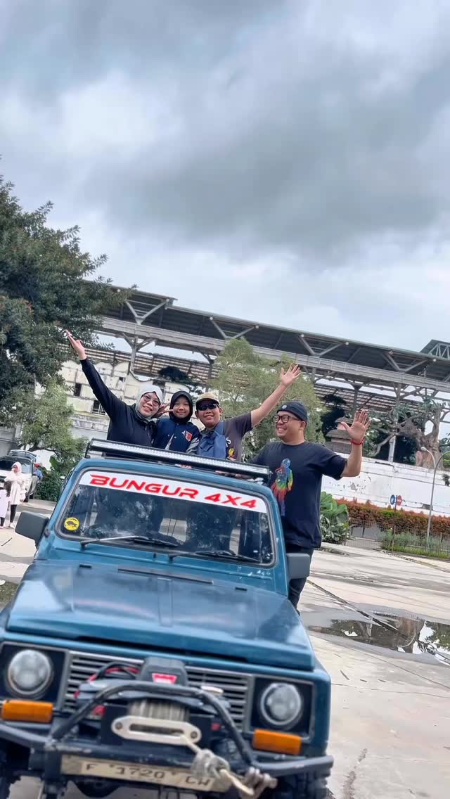 Terima kasih banyak kak. Veethreeyaharahap dan keluarga sudah menggunakan jasa kami untuk kegiatan fun offroad dan trekkingnya šš
Yuk buat sahabat yang masih bingung mau liburan awal tahunnya kemana dan bosen liburan itu-itu ajaš„³š„³
Mimin kasih yang terbaikš¤
Tunggu apalagi segera hubungin Mimin⤵ļø
082111015600
www.trekkingsentulcsa.com
#csatrekkingsentul #sentulviral #sentulselatan #sentulbogor #curugsentul