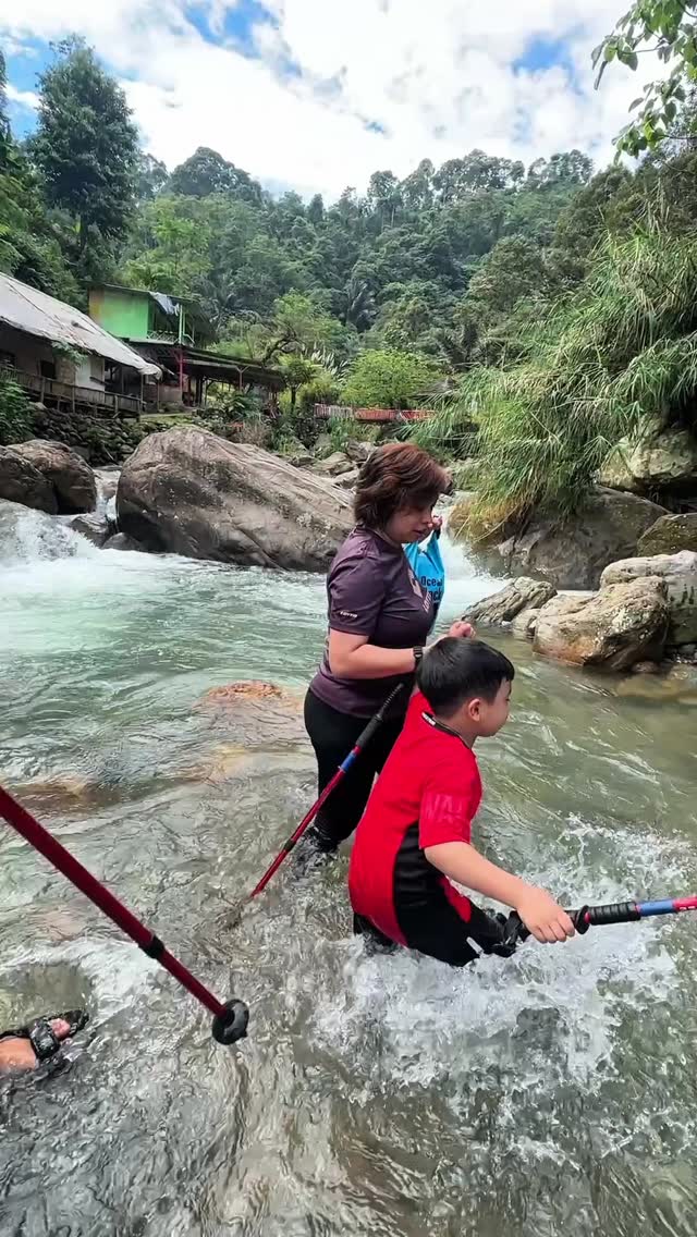 Terima kasih banyak ibu. Lya dan keluarga sudah menggunakan jasa kami🙏

Yuk buat sahabat yang masih bingung mau liburan kemana dan bosen liburan itu-itu aja🥳🥳
Mimin kasih yang terbaik🤠

Tunggu apalagi segera hubungin Mimin⤵️
082111015600
www.trekkingsentulcsa.com

#csatrekkingsentul #sentulviral #sentulselatan #sentulbogor #curugsentul