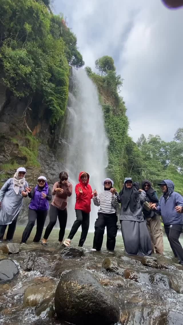 Terima kasih banyak kak. Ratna dan sahabat lainnya sudah mempercayakan kegiatan trekkingnya bersama kamiš
Yuk buat sahabat yang masih bingung mau liburan kemana dan bosen liburan itu-itu ajaš„³š„³
Mimin kasih yang terbaikš¤
Tunggu apalagi segera hubungin Mimin⤵ļø
082111015600
www.trekkingsentulcsa.com
#csatrekkingsentul #sentulviral #sentulselatan #sentulbogor #curugsentul