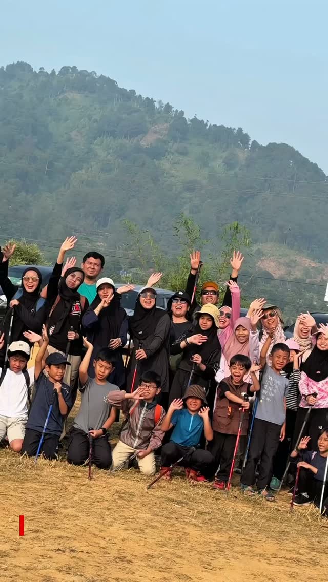 Terima kasih banyak kak, @nisoa dan keluarga besar lainnya yang sudah mempercayakan trekkingnya bersama kamiš
Dedenya happy dan ibunya happy, trekking sajaš
Yuk buat sahabat yang masih bingung mau liburan kemana dan bosen liburan itu-itu ajaš„³š„³
Mimin kasih yang terbaikš¤
Tunggu apalagi segera hubungin Mimin⤵ļø
082111015600
www.trekkingsentulcsa.com
#csatrekkingsentul #sentulviral #sentulselatan #sentulbogor #curugsentul