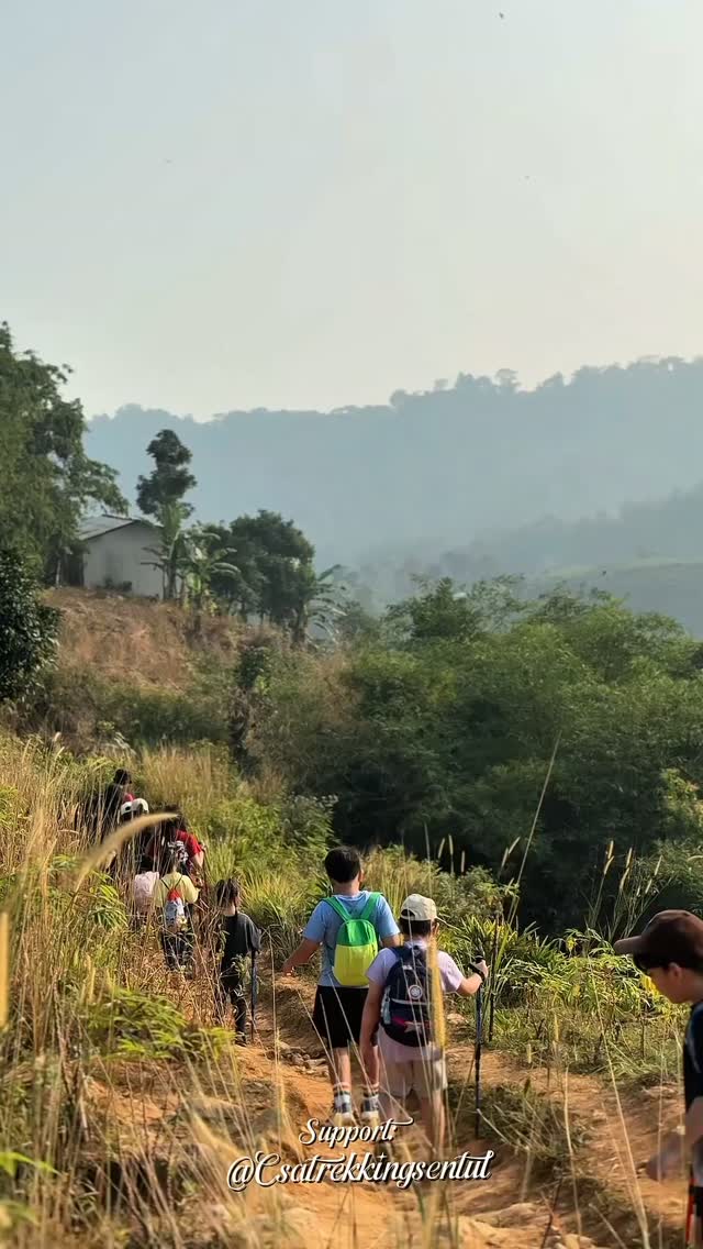 Melihat kegiatan trekking anak dari sudut lain😍

Jadi bukan hanya sekedar cape-capean tp mengajarkan anak juga untuk belajar di alam terbuka😁

Tunggu apalagi segera hubungin Mimin⤵️
082111015600
www.trekkingsentulcsa.com

#csatrekkingsentul #sentulviral #sentulselatan #sentulbogor #curugsentul