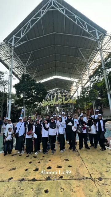 Terima kasih banyak sahabat @csatrekkingsentul dari Alumni LX89 sudah Reuni bersama kami dan selamat Ulang Tahun ibu Ketua. Semoga panjang umur dan sehat selalu🙏🙏
Yuk ajak sahabat,keluarga dan teman kantormu untuk kegiatan bersama kami🖐️
Tunggu apalagi segera hubungin Mimin⤵️
082111015600
www.trekkingsentulcsa.com
#csatrekkingsentul #sentulviral #sentulselatan #sentulbogor #curugbogor