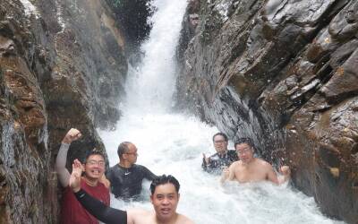 Paket Susur Sungai Tiga Curug